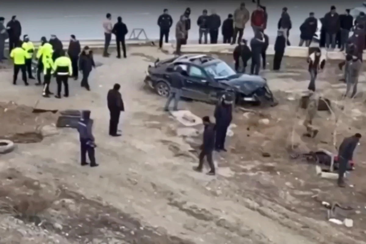 Azərbaycanda iki bacının faciəsi: 8 nəfərin eyni gündə öldüyü hadisənin təfərrüatı - FOTO/VİDEO Azərbaycanda iki bacının faciəsi: 8 nəfərin eyni gündə öldüyü hadisənin təfərrüatı - FOTO/VİDEO