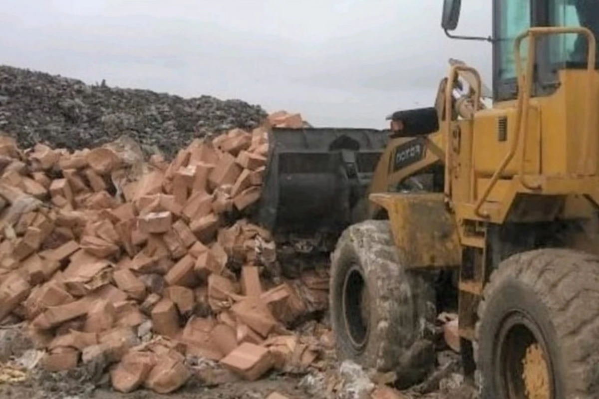 İstehlaka yararsız qida məhsulları məhv edilib İstehlaka yararsız qida məhsulları məhv edilib