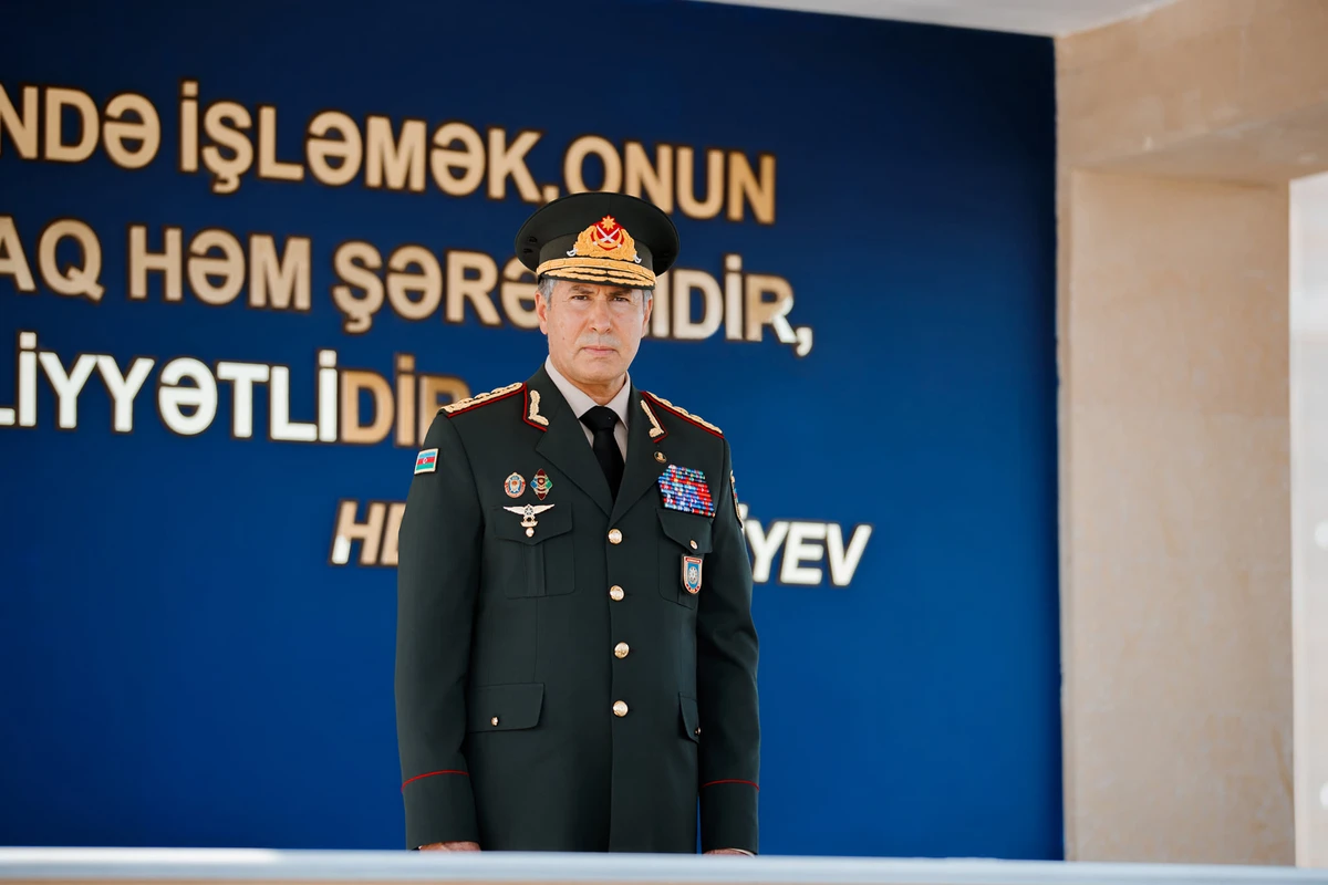 Vilayət Eyvazov gecə klublarına görə işdən çıxarılan rəislə bağlı əmr imzaladı - FOTO
