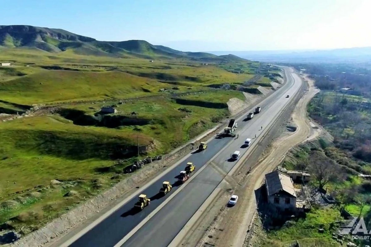 Laçından yan keçməklə tikilən avtomobil yolu bu tarixdə istifadəyə veriləcək