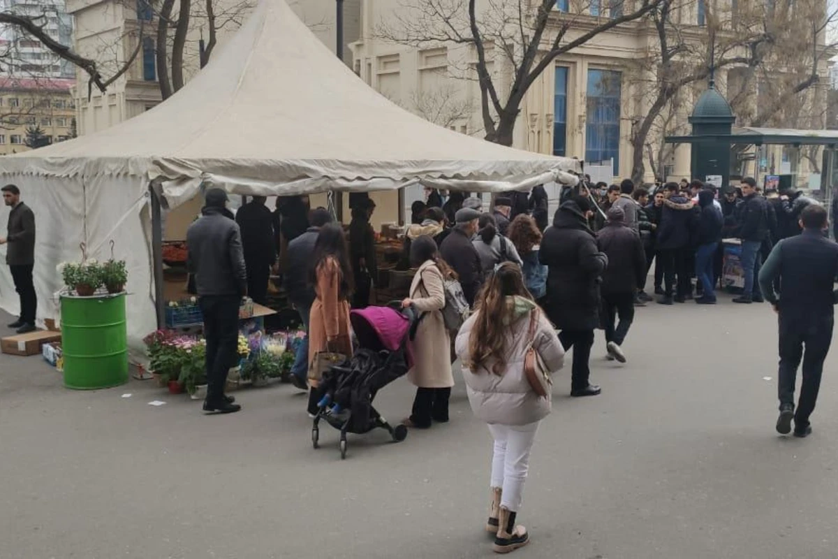 Bakıda Novruz çadırları qurulub - QİYMƏTLƏR - FOTO