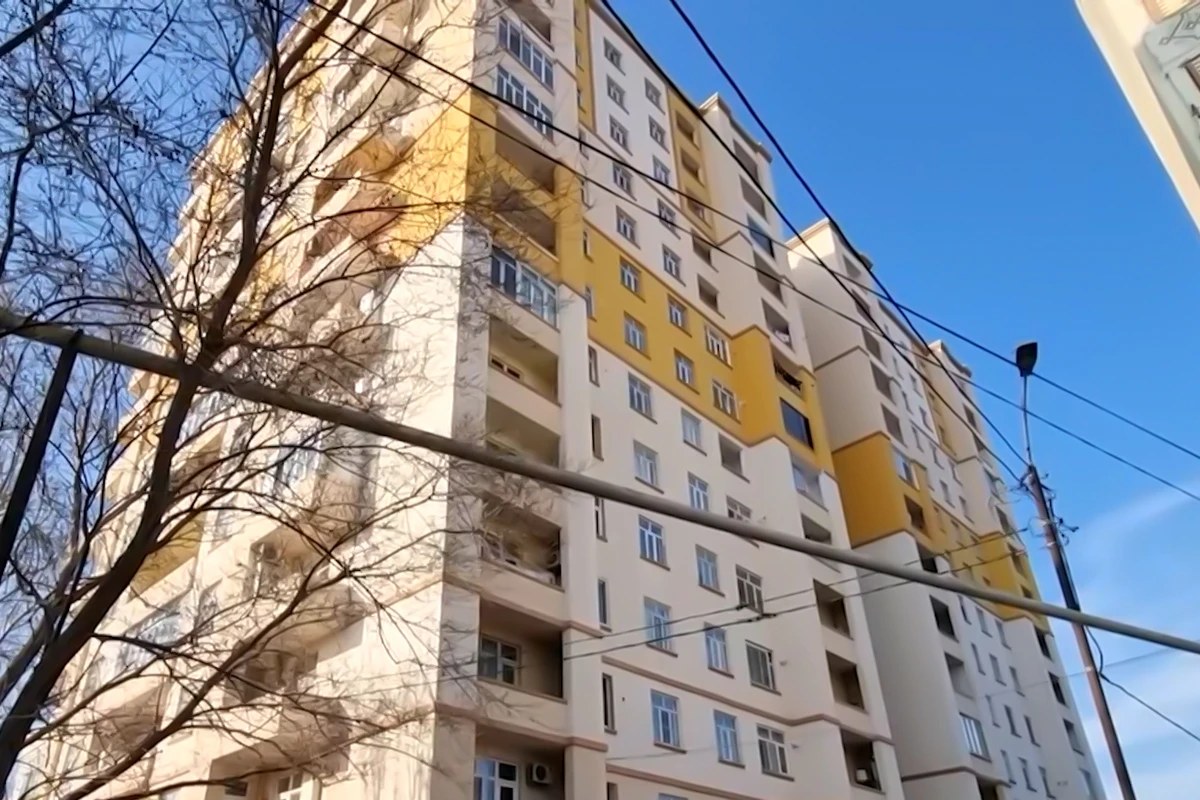 В Сумгайыте 200 семей не могут получить купчие на свои квартиры - ВИДЕО