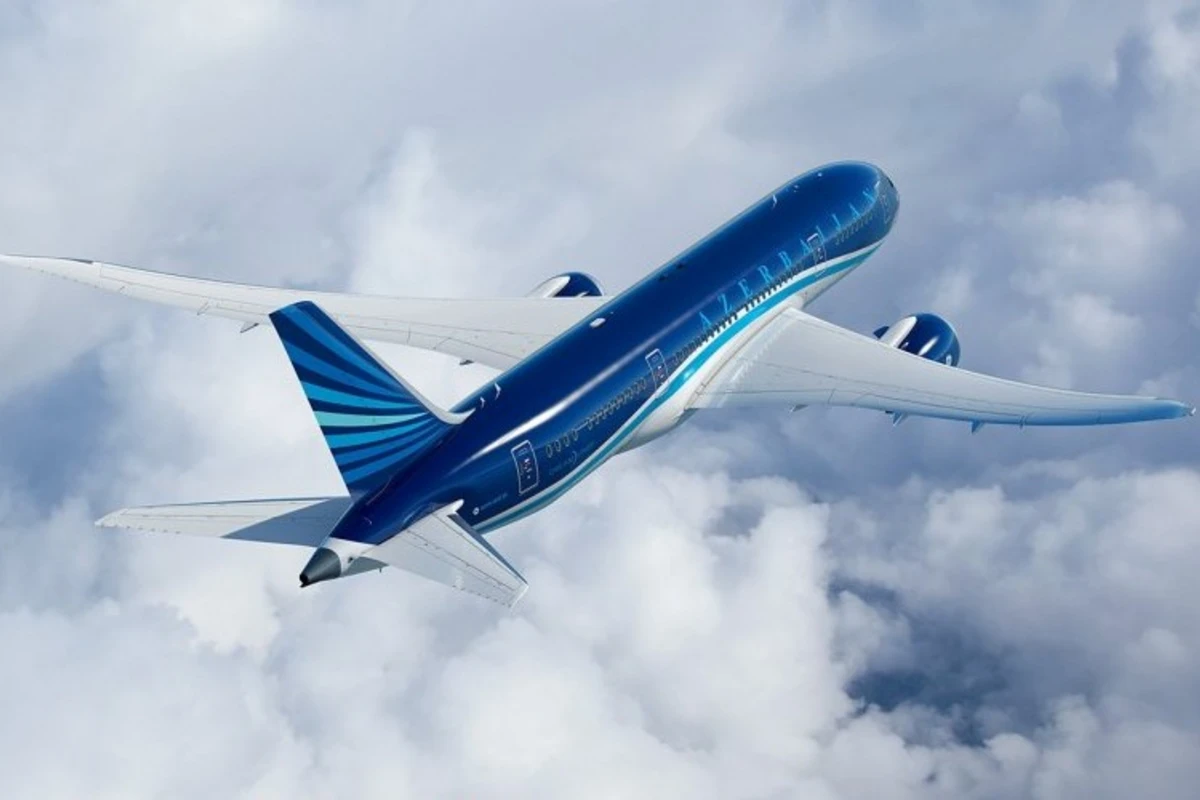 AZAL изменил маршрут выполнения полета на рейсе Баку-Москва-Баку