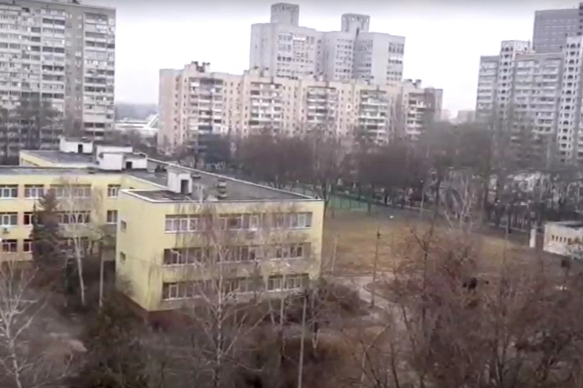 Под Киевом идут бои, в городе слышна стрельба - ВИДЕО