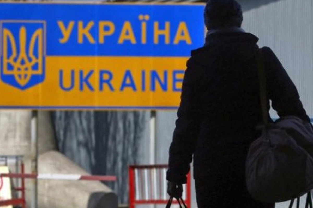 Глава МИД: 199 граждан Азербайджана покинули Украину