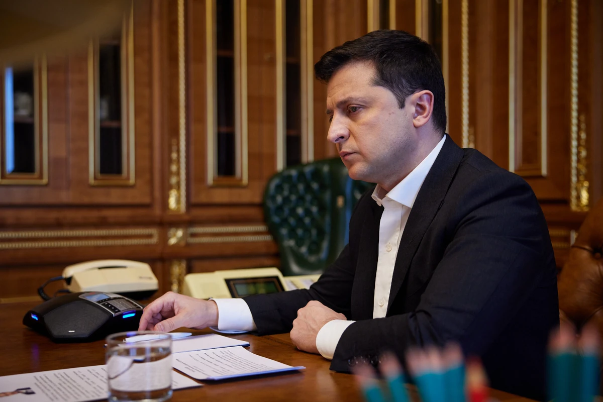 Zelenski Rusiyaya danışıq yeri üçün Bakını təklif edib