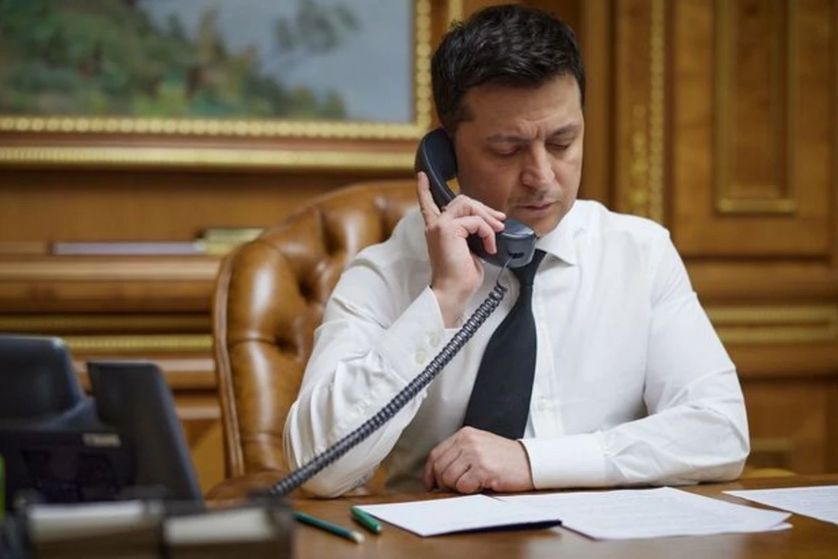 Zelenski ilə Lukaşenko telefonla danışdı - FOTO
