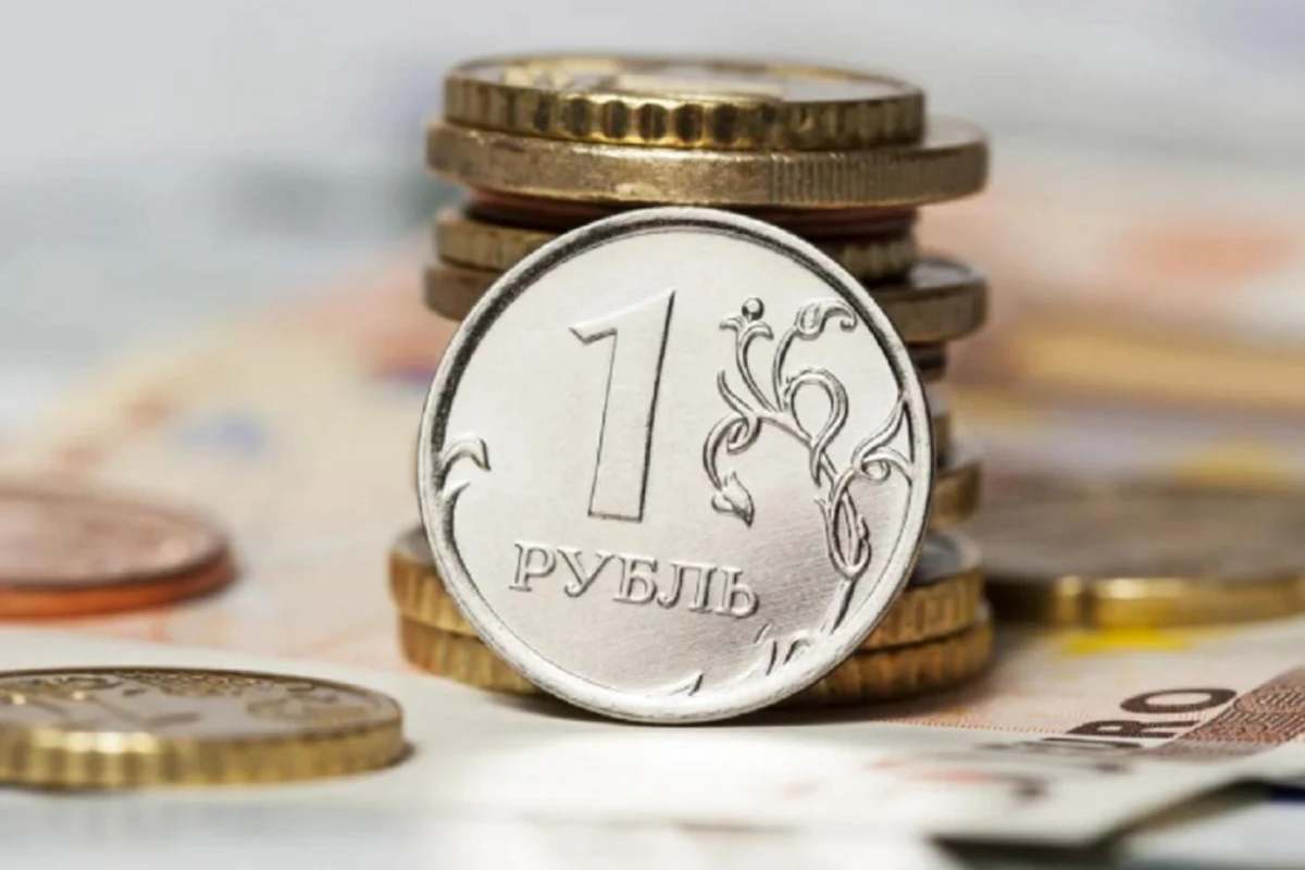 Рубль после санкций рекордно обрушился