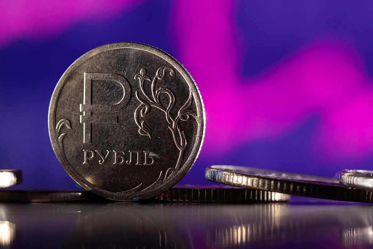 В Азербайджане могут быть введены ограничения на операции с российским рублем