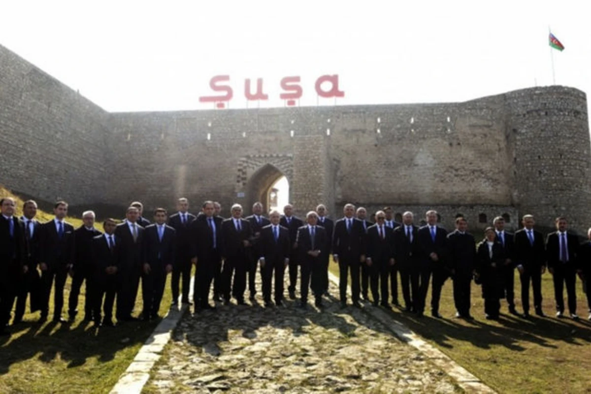 Əli Əsədov və Samir Nuriyev Şuşada müşavirə keçirdi