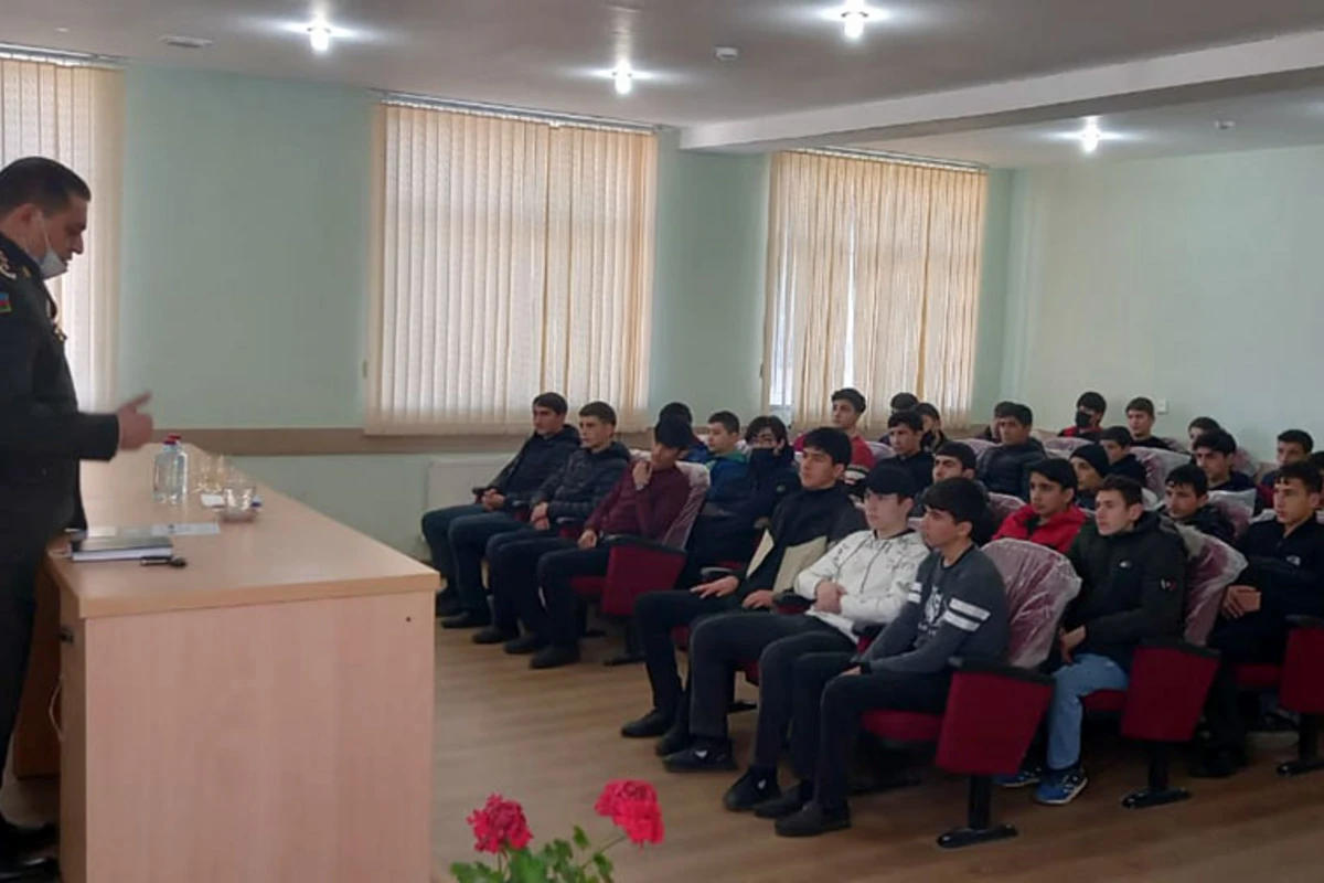 Xüsusi təyinatlı təhsil müəssisələrinə qəbulla bağlı görüşlər keçirilir - FOTO