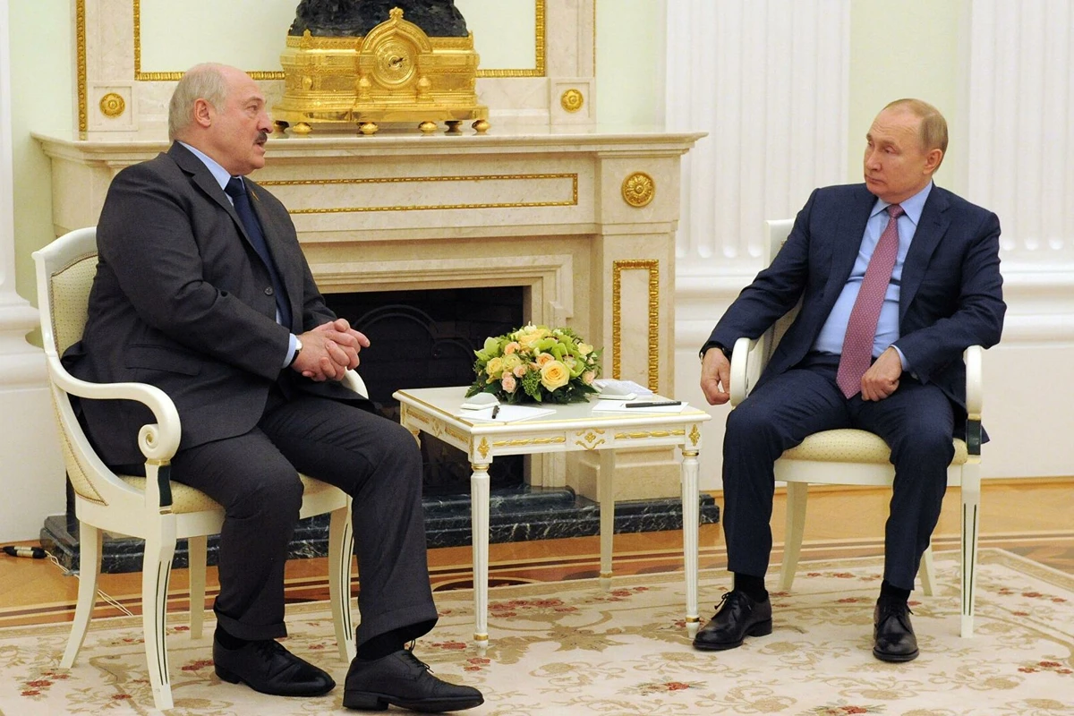 Путин и Лукашенко обсудили ситуацию в Украине Путин и Лукашенко обсудили ситуацию в Украине