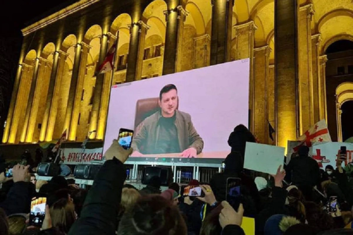 Зеленский: Если Украина потерпит поражение, Европа тоже падет - ВИДЕО