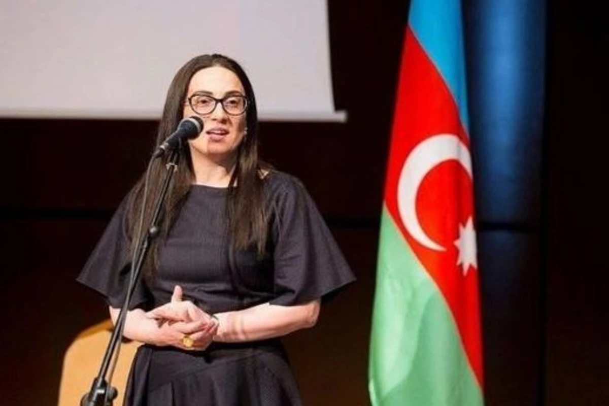 Prezident Raquf Orucovun xanımını təltif etdi - FOTO