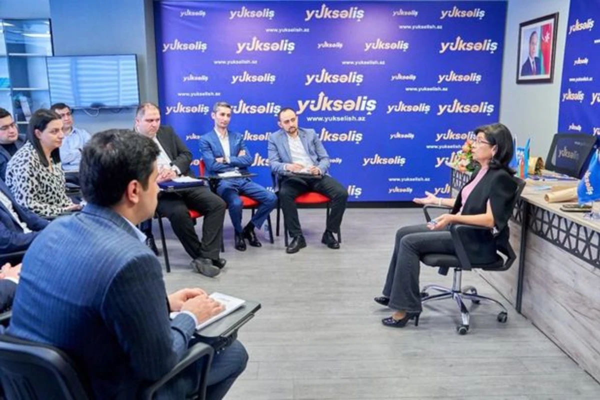 Prezident Administrasiyasının şöbə müdiri “Yüksəliş” müsabiqəsinin qalibləri ilə görüşdü - FOTO
