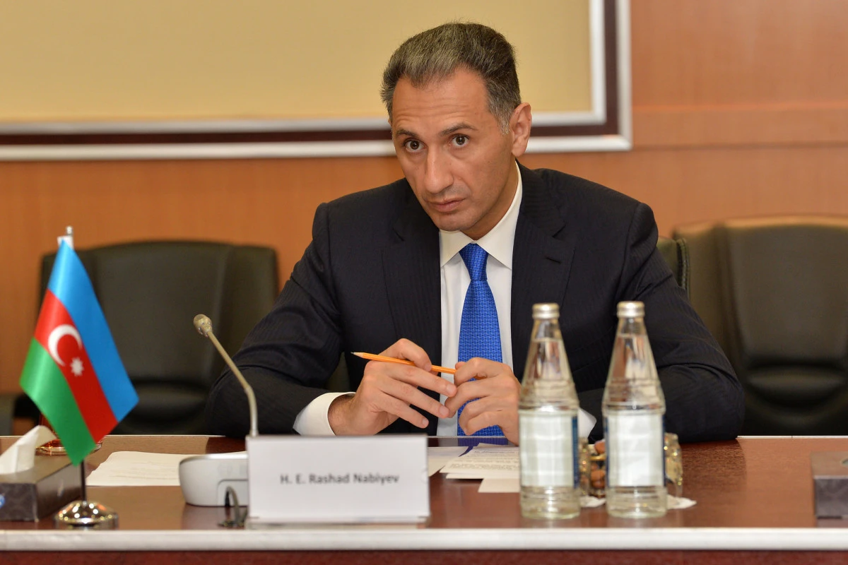 Nazir həbs xəbəri yayılan rəisi işdən çıxardı