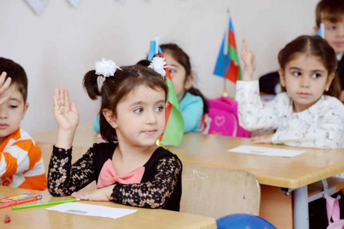 Valideynlərin NƏZƏRİNƏ: Birinci sinifə şagird qəbulunun vaxtı dəyişdirildi