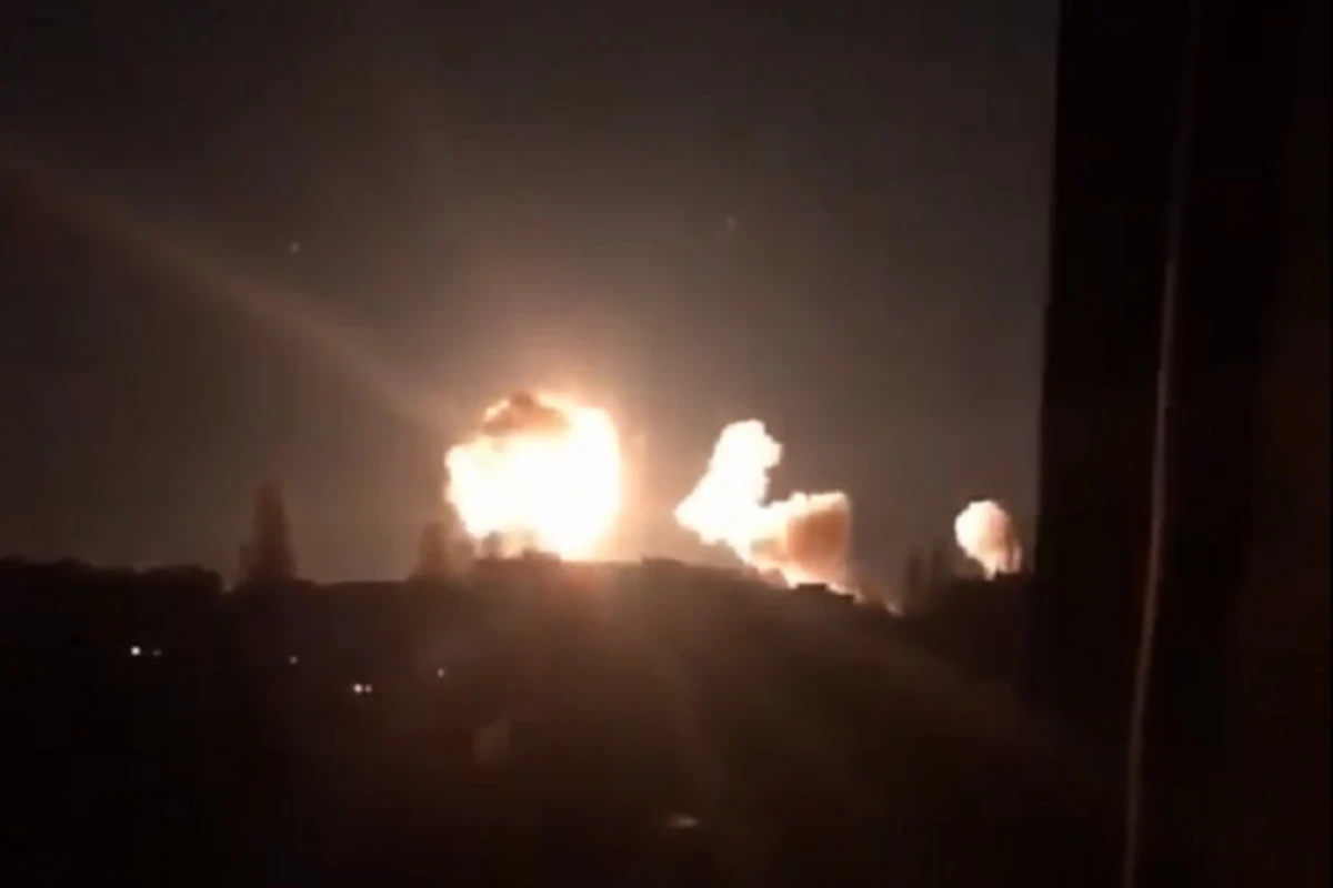 Ukraynanın daha bir şəhəri bombalandı - Əhali qorxu içində görüntüləri lentə aldı - VİDEO