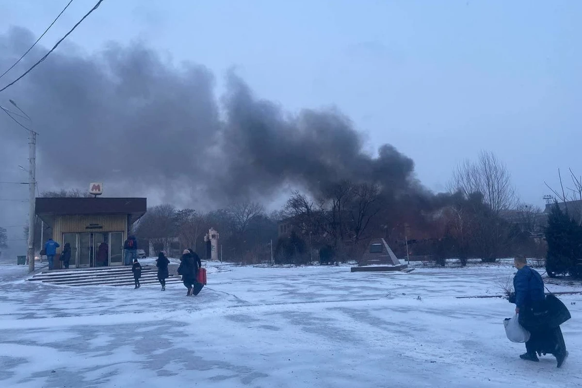 По Днепру ударили ракетами: люди побежали в метро - ВИДЕО