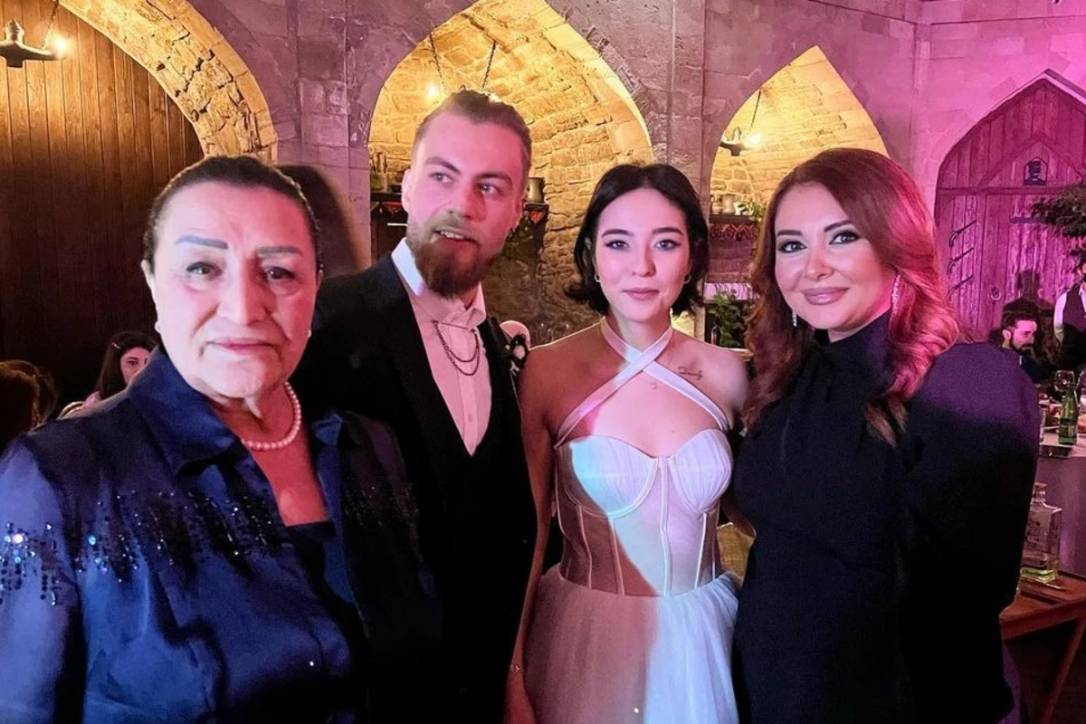 Azərbaycanlı diktor yeganə nəvəsinə toy etdi - FOTO