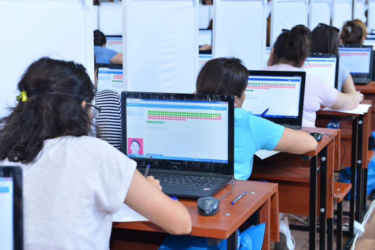 Dövlət qulluqçusu olmaq istəyənlərin NƏZƏRİNƏ