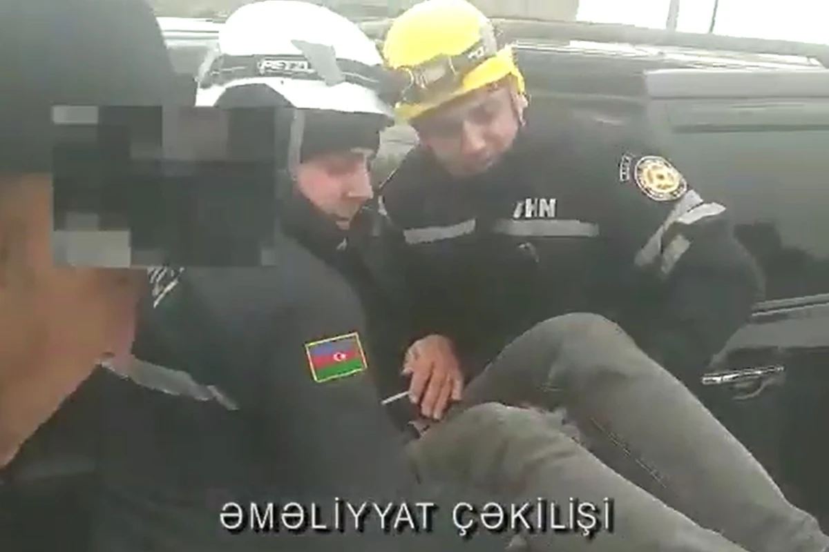 “Toyota” və “Land Rover” toqquşdu: Sıxılı vəziyyətdə qalan şəxs xilas edildi - ƏMƏLİYYAT GÖRÜNTÜLƏRİ