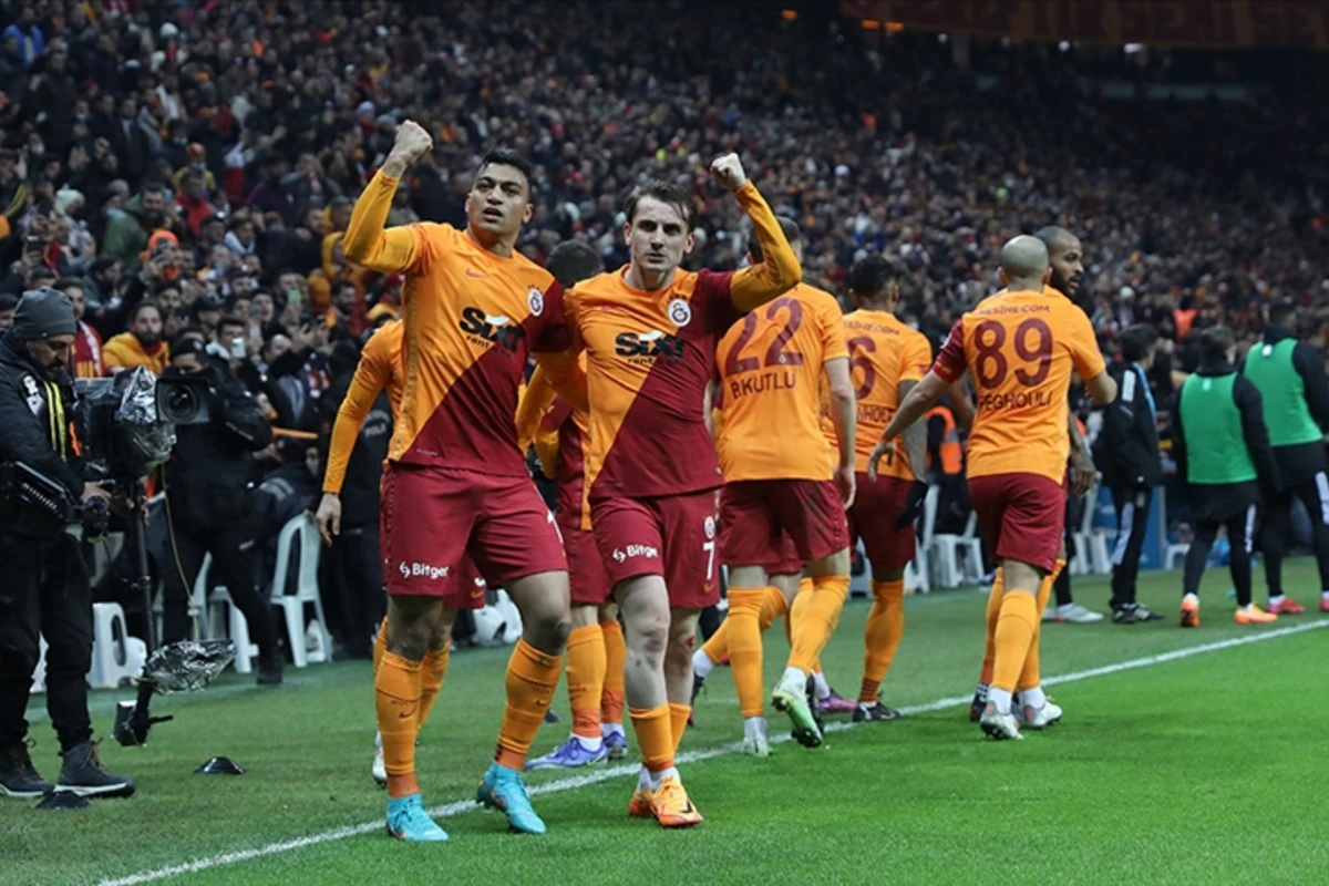 İstanbul derbisinin qalibi müəyyənləşdi