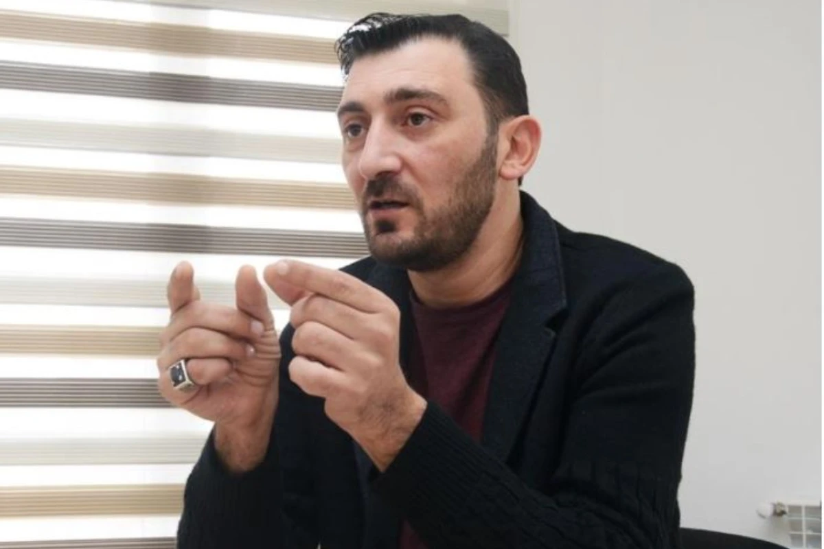 Aydın Sani polis bölməsinə düşməsindən danışdı - VİDEO