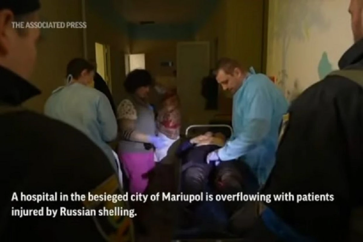 Больница в осажденном Мариуполе переполнена ранеными - ВИДЕО