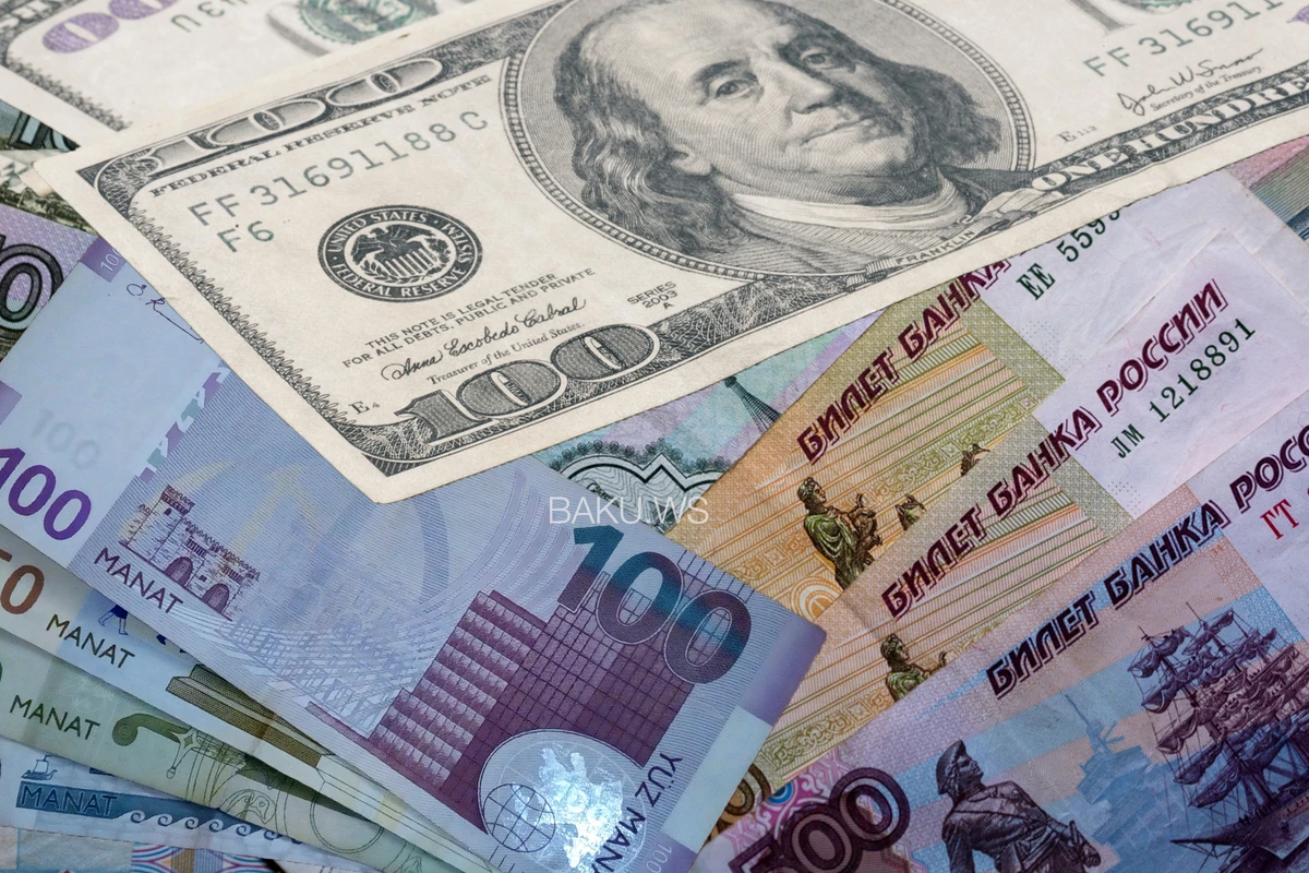 Rusiya rublu dollar və AZN qarşısında cüzi bahalaşıb - CƏDVƏL - FOTO