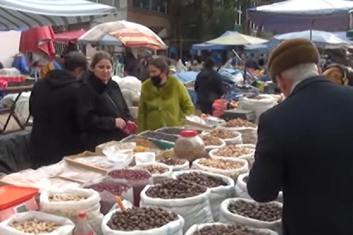 Кусачие цены на рынке в Мингячевире - ВИДЕО