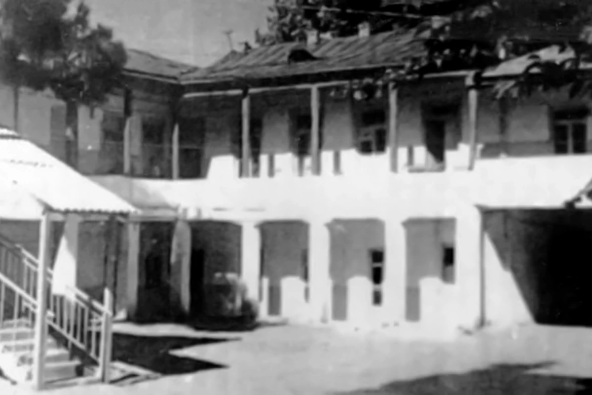 Üzeyir Hacıbəyovun təhsil aldığı 104 yaşlı elm ocağı bərpa edilir - FOTO