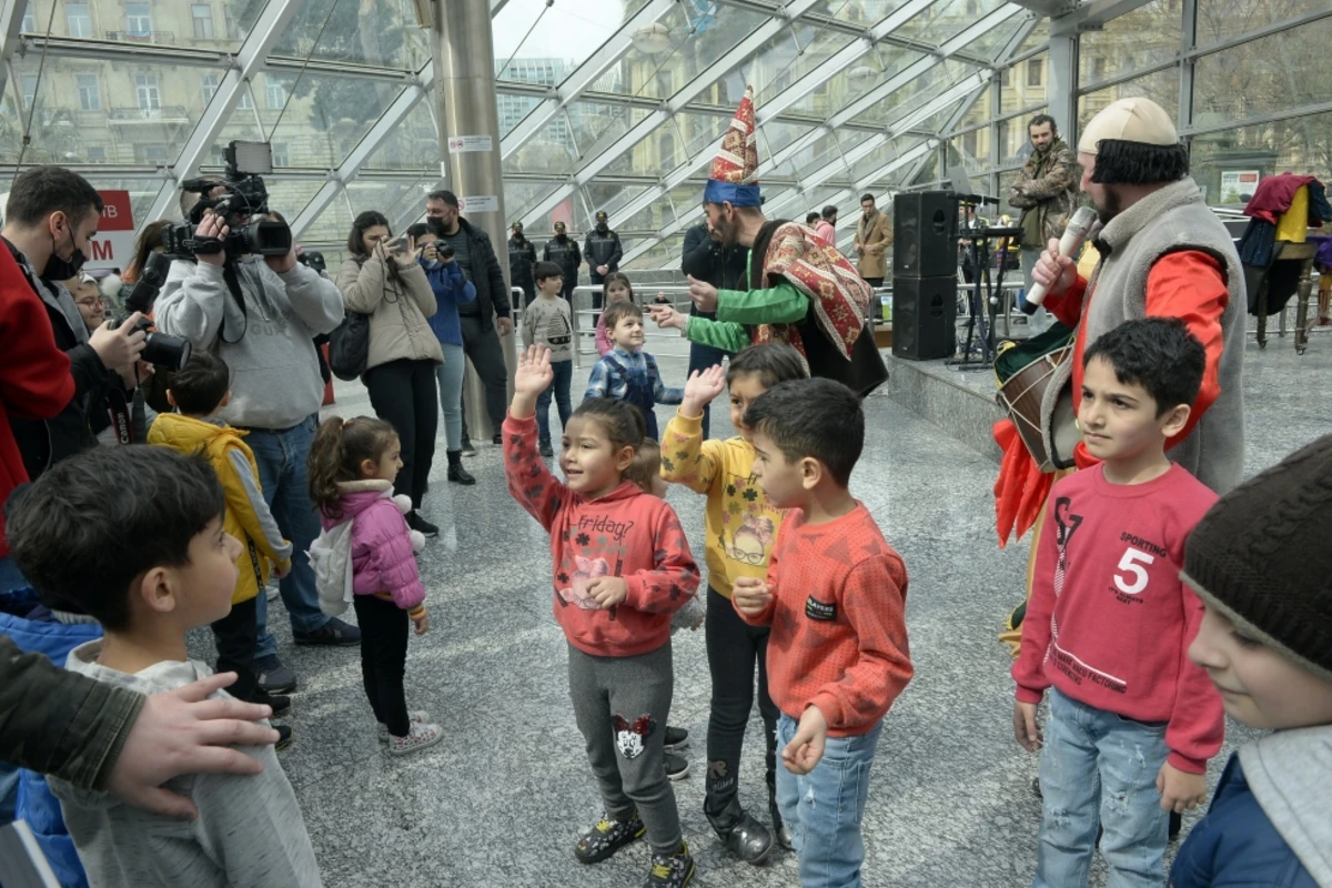 Metroda Novruz şənliyi keçirilib - FOTO