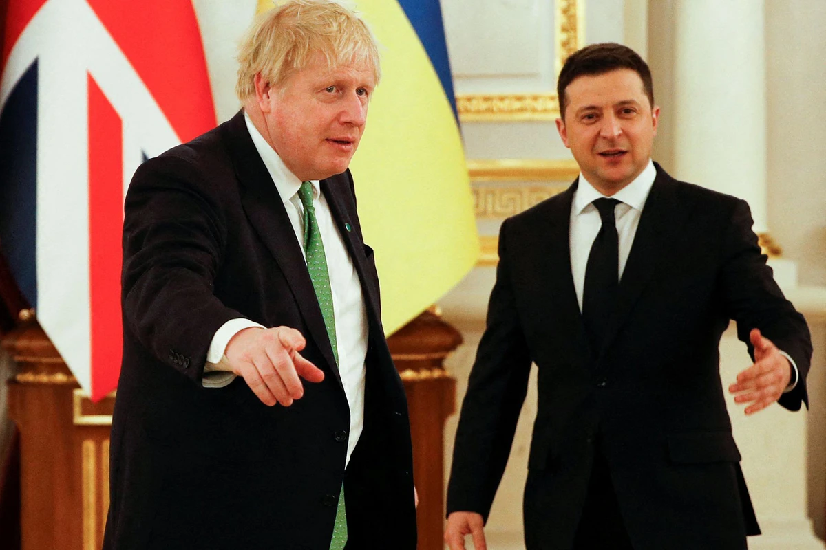 Джонсон заявил, что предлагал Зеленскому и его семье убежище в Британии