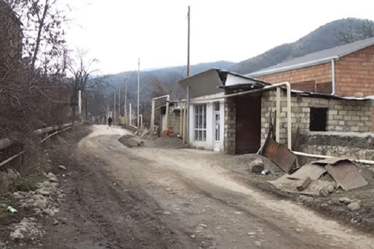 Turist axını olan Göygöl rayonunda 30 ildir həllini tapmayan bərbad yol - VİDEO