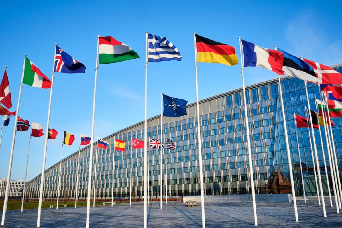 Начался экстренный саммит НАТО по Украине