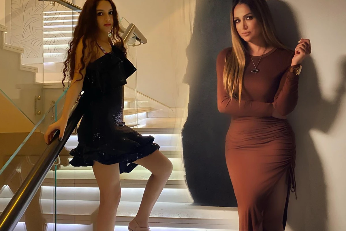 Nigar Camal 16 yaşlı qızını belə təbrik etdi - VİDEO Nigar Camal 16 yaşlı qızını belə təbrik etdi - VİDEO