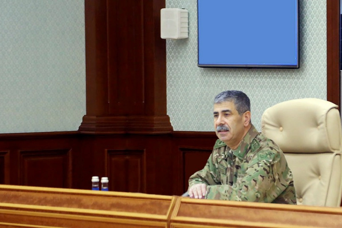 Müdafiə Nazirliyində xidməti müşavirə keçirilib