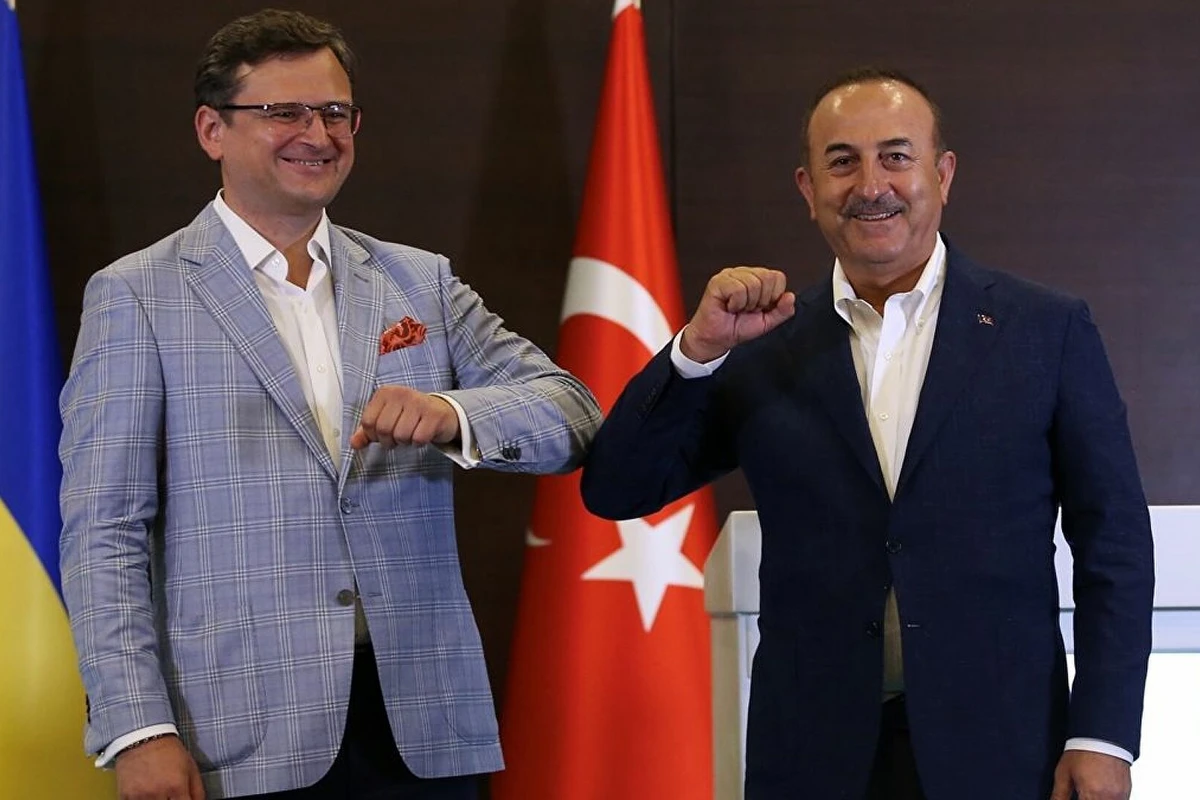 Çavuşoğlu və Kuleba arasında telefon danışığı olub