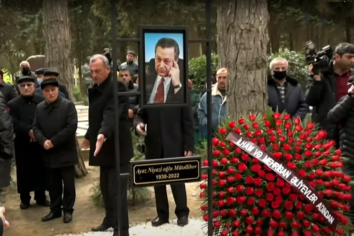 Ayaz Mütəllibov I Fəxri xiyabanda dəfn edilib - YENİLƏNİB Ayaz Mütəllibov I Fəxri xiyabanda dəfn edilib - YENİLƏNİB