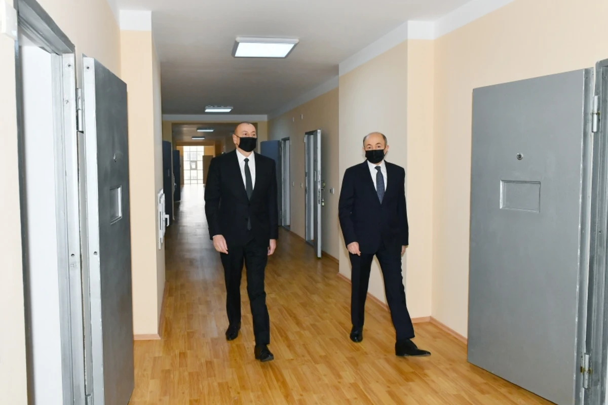 Ильхам Алиев ознакомился с условиями, созданными в современных пенитенциарных учреждениях в Баку - ФОТО
