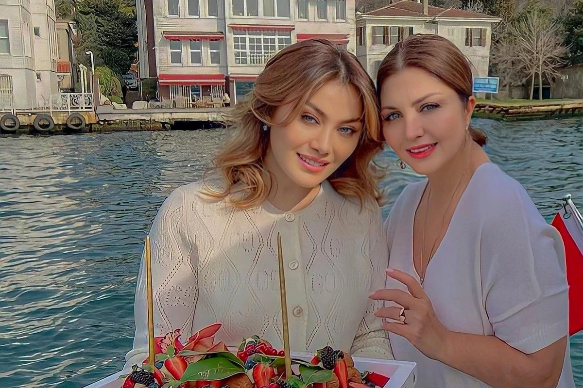 Sibel Can Ruhi Əliyevanı yaxtasında qonaq etdi - FOTO/VİDEO
