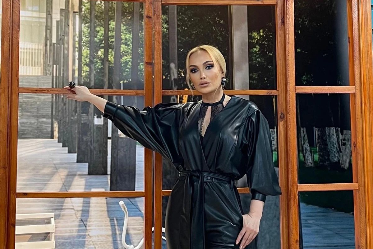 Nura Suri: Kişilərin özlərindən 20-25 yaş kiçik qızlarla münasibətinə anormal baxıram - FOTO