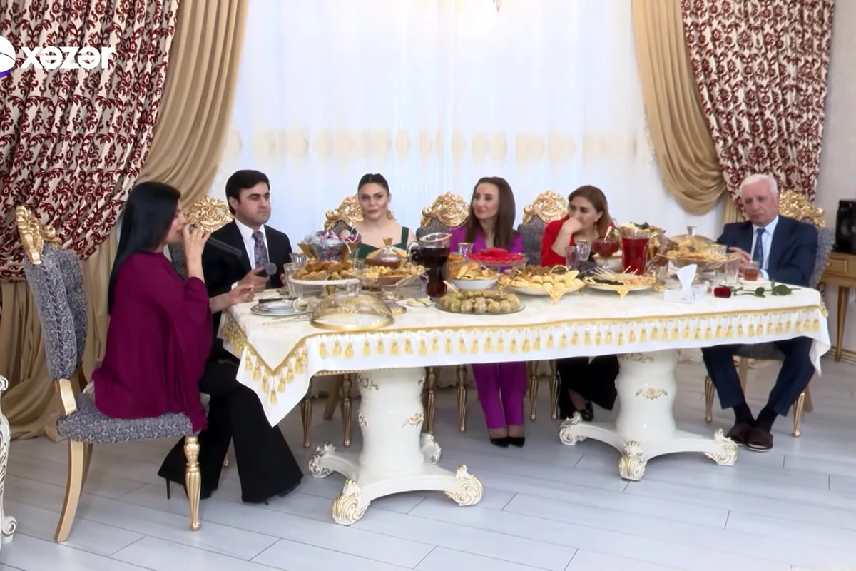 Azərbaycanlı müğənni yeni dəbdəbəli evini nümayiş etdirdi - VİDEO