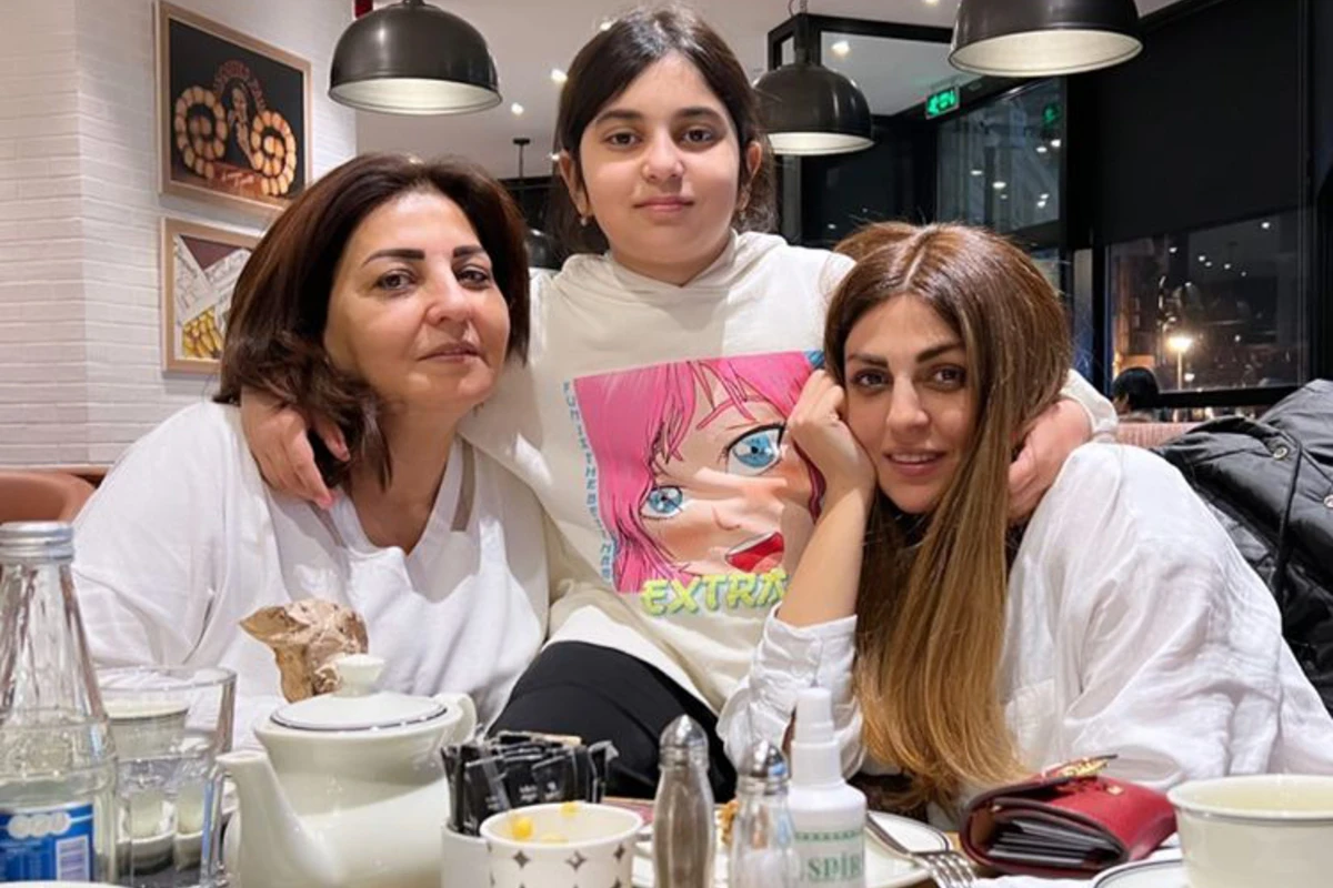 Gülay Zeynallı anası və qızı ilə görüntülərini paylaşdı - FOTO Gülay Zeynallı anası və qızı ilə görüntülərini paylaşdı - FOTO