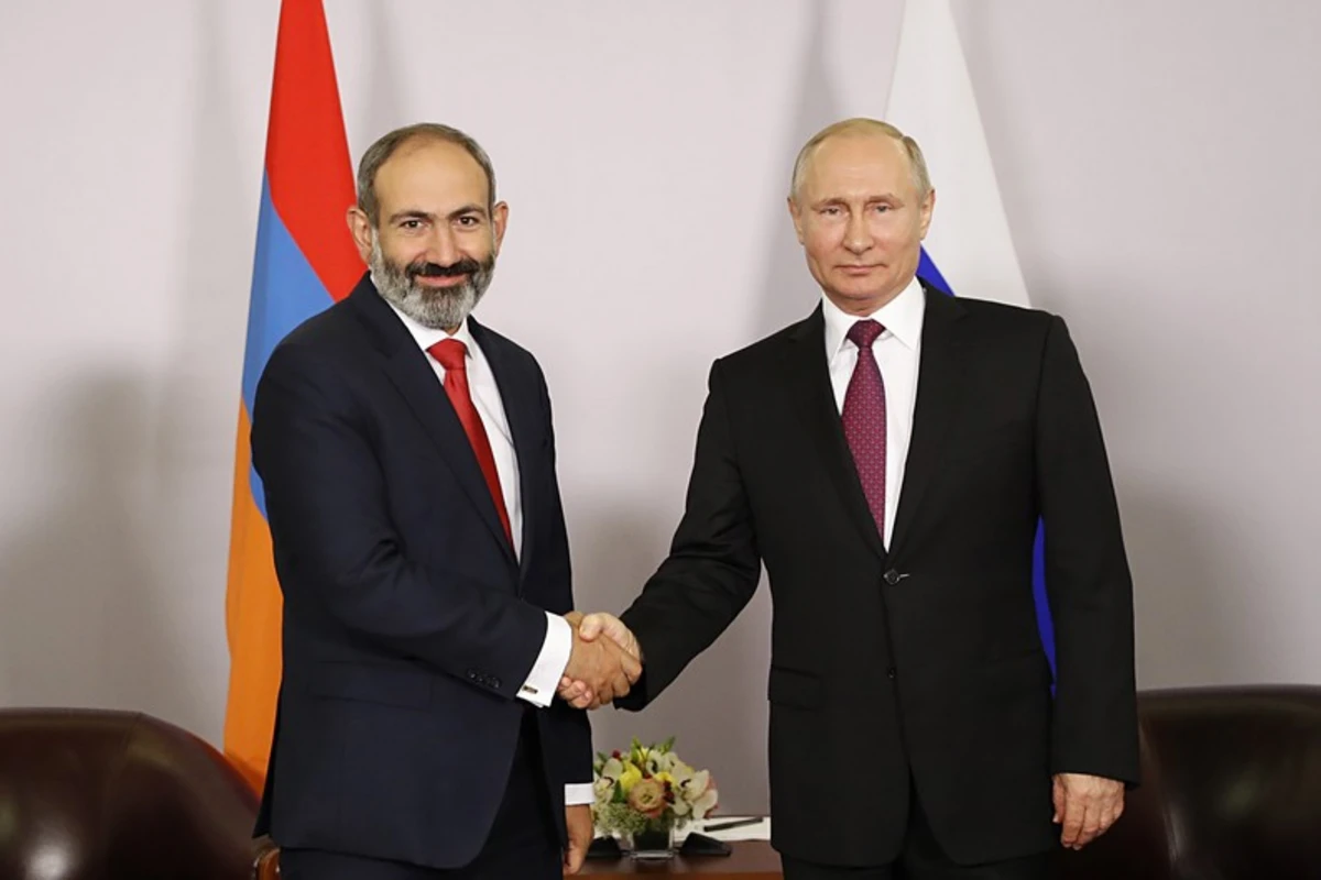 Putin Paşinyanla Qarabağda sabitliyin qorunması məsələsini müzakirə etdi