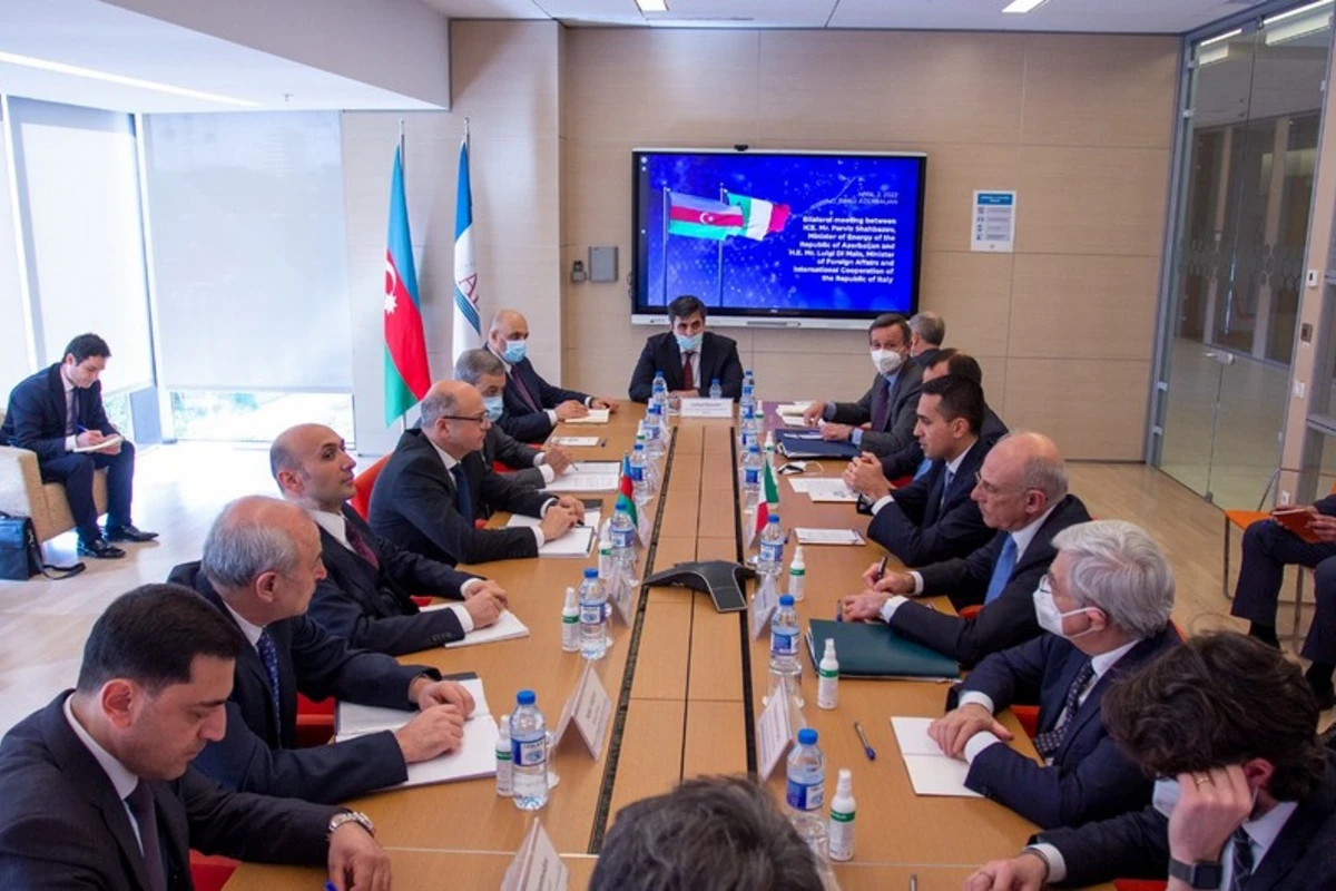 Pərviz Şahbazov İtaliyanın XİN başçısı ilə TAP-ın genişləndirilməsini müzakirə edib Pərviz Şahbazov İtaliyanın XİN başçısı ilə TAP-ın genişləndirilməsini müzakirə edib