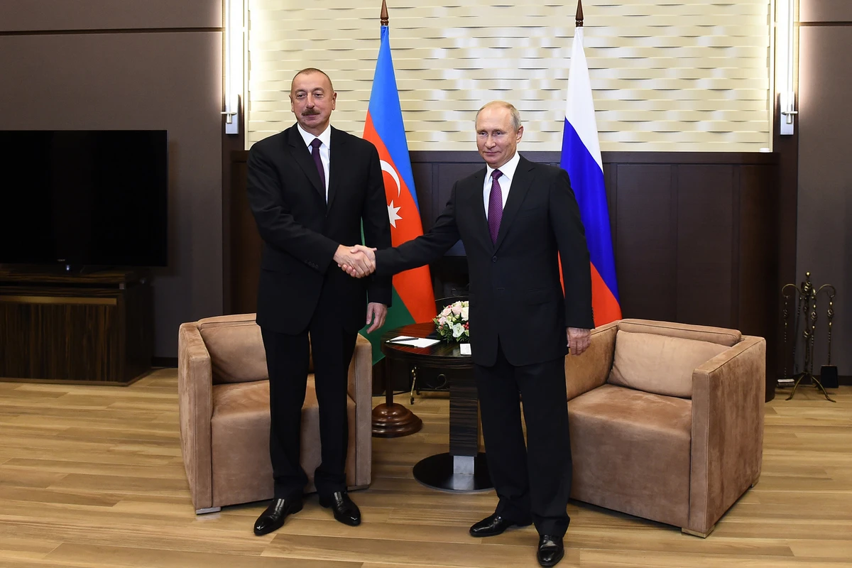 Vladimir Putin İlham Əliyevi təbrik edib