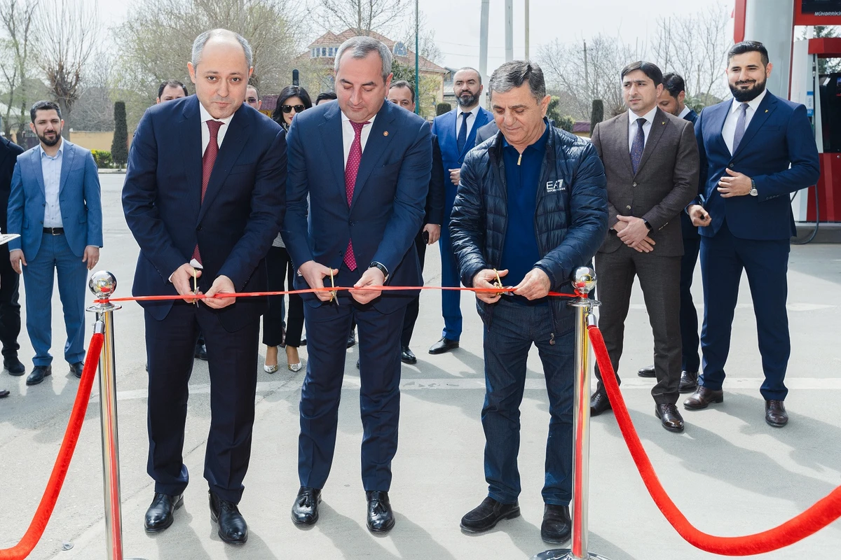 Yelo Bank ilk rəqəmsal filialını istifadəyə verdi Yelo Bank ilk rəqəmsal filialını istifadəyə verdi