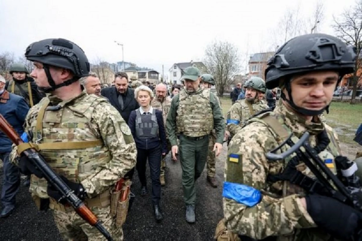 Урсула фон дер Ляйен и Жозеп Боррель посетили Бучу